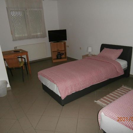 Guest House Talas Osijek Exterior photo