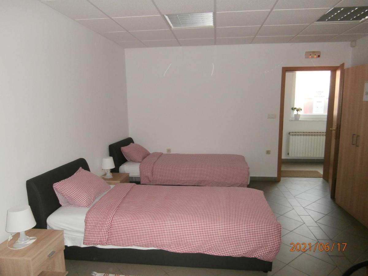 Guest House Talas Osijek Exterior photo