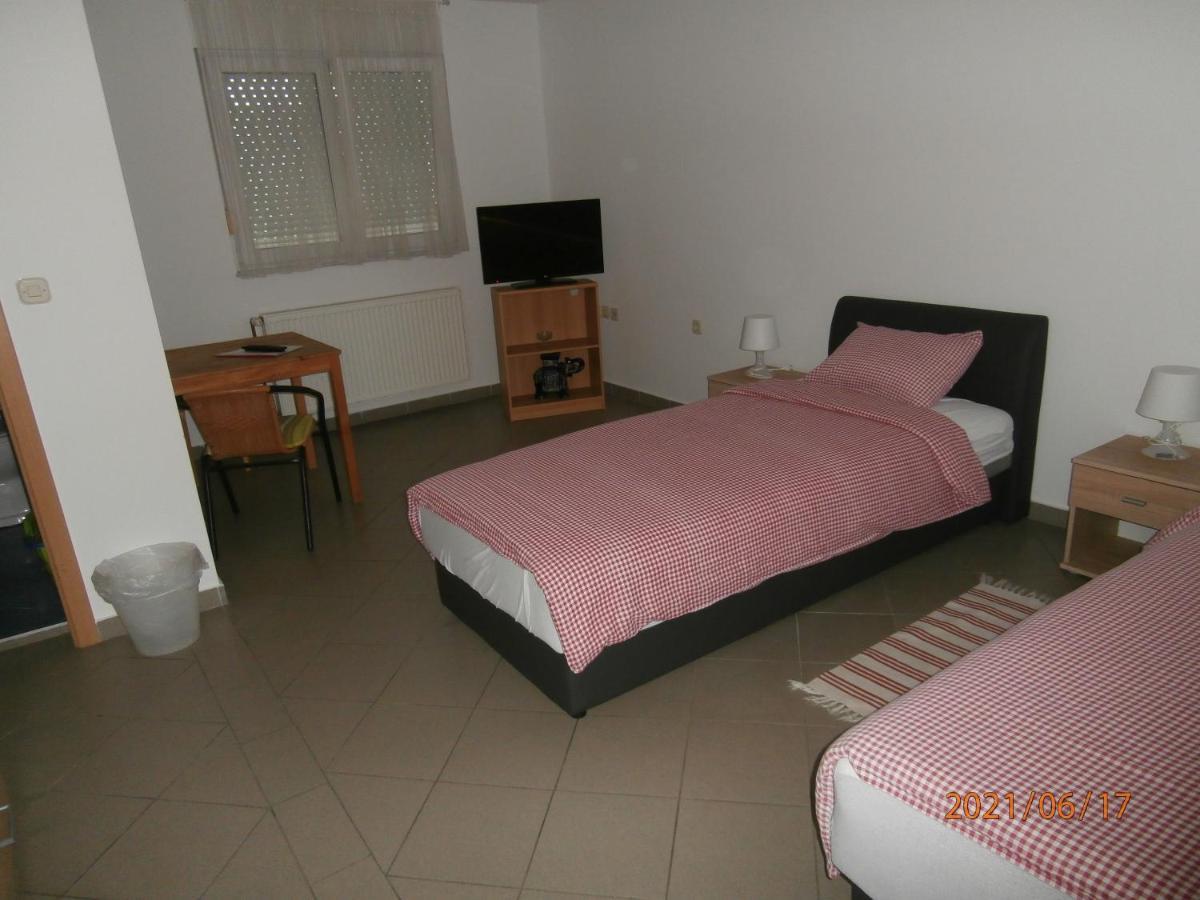 Guest House Talas Osijek Exterior photo