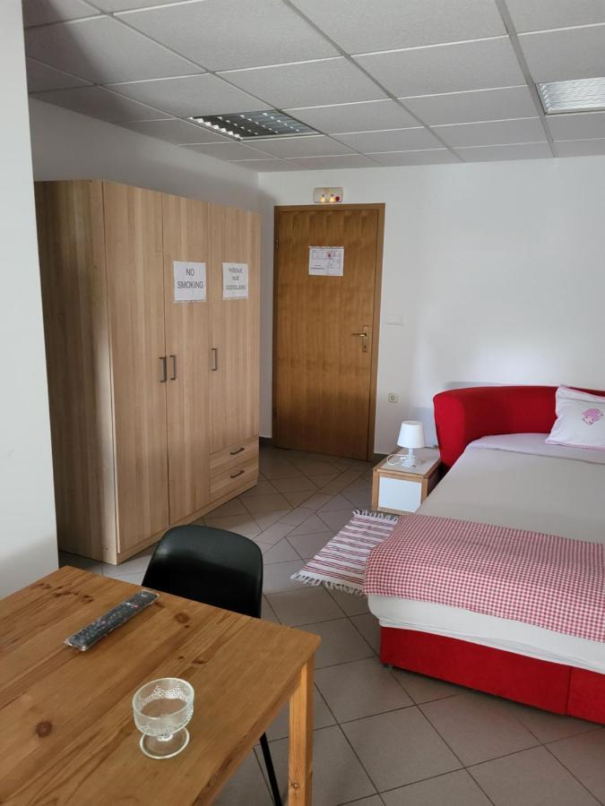 Guest House Talas Osijek Exterior photo