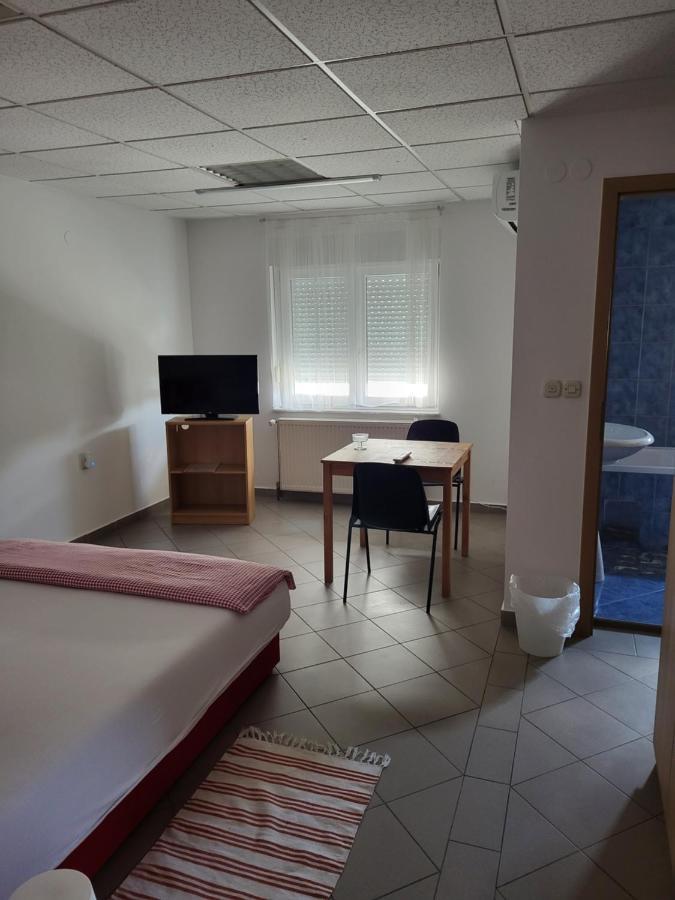 Guest House Talas Osijek Exterior photo