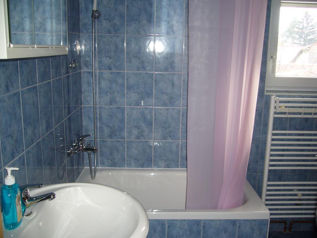 Guest House Talas Osijek Room photo