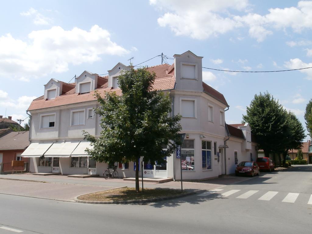 Guest House Talas Osijek Exterior photo